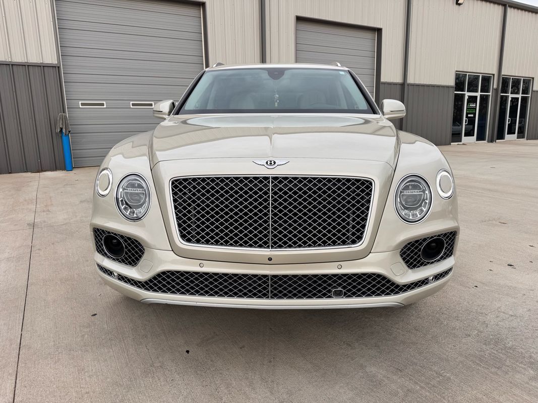 Used 2018 Bentley Bentayga AWD/4WD image 9