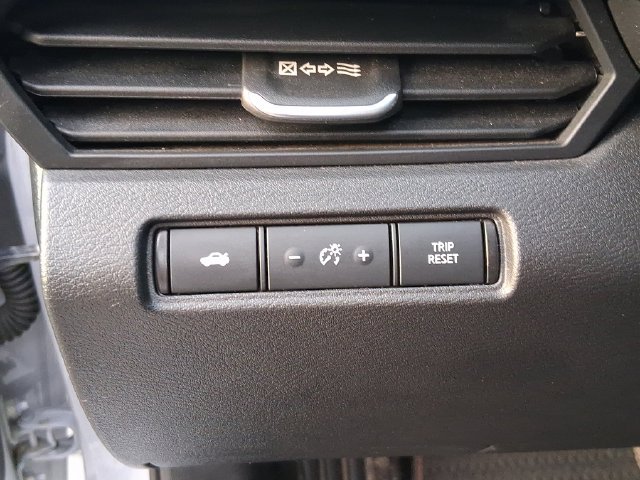 Used 2024 Nissan Altima 2.5 SR FWD image 13