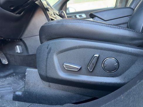 Used 2018 Ford Explorer XLT w/ Equipment Group 202A image 19