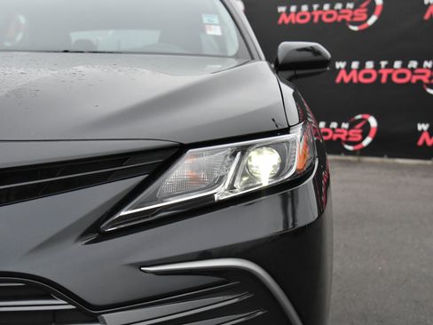 Used 2024 Toyota Camry LE image 11