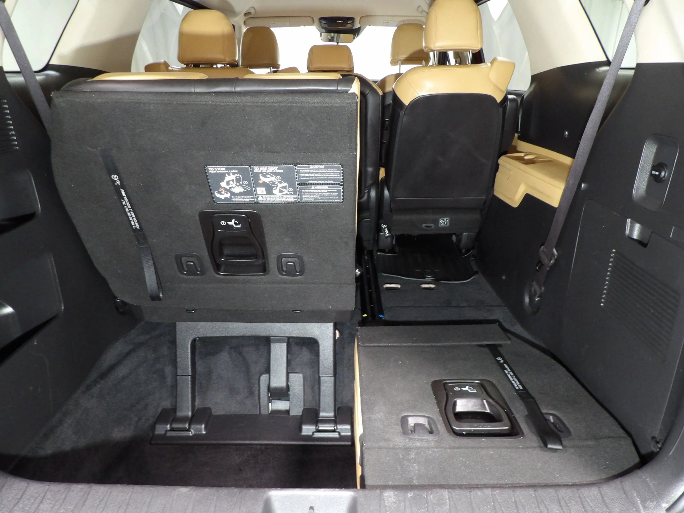 Used 2024 Kia Carnival LX FWD image 10