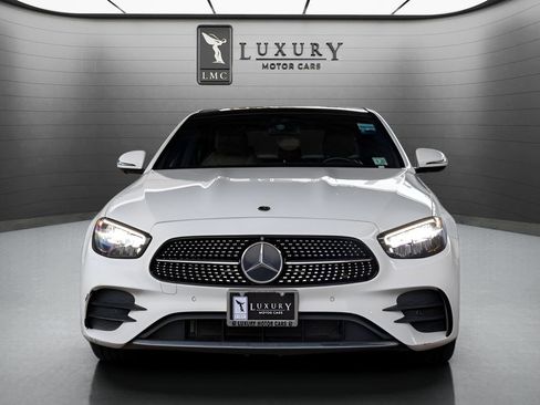 Used 2022 Mercedes-Benz E 350 4MATIC Sedan image 3