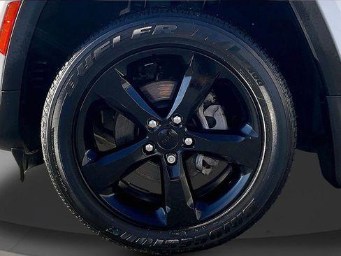 Certified 2023 Jeep Grand Cherokee Altitude image 33