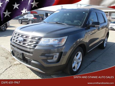 Used 2017 Ford Explorer XLT w/ Equipment Group 202A image 1