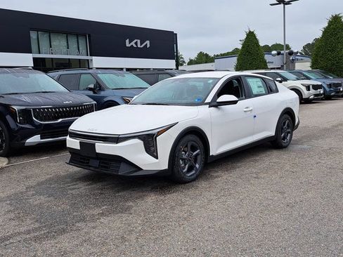 New 2026 Kia K4 FWD image 1