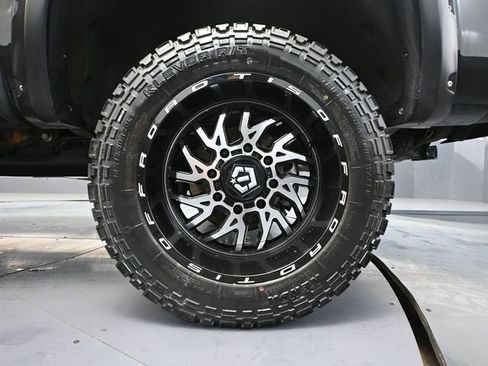 Used 2024 Chevrolet Silverado 3500 High Country w/ Technology Package image 16