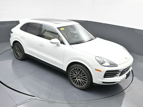 Used 2022 Porsche Cayenne image 36