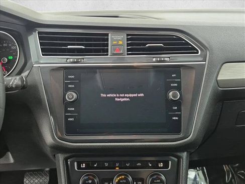 Used 2021 Volkswagen Tiguan SE AWD/4WD image 13