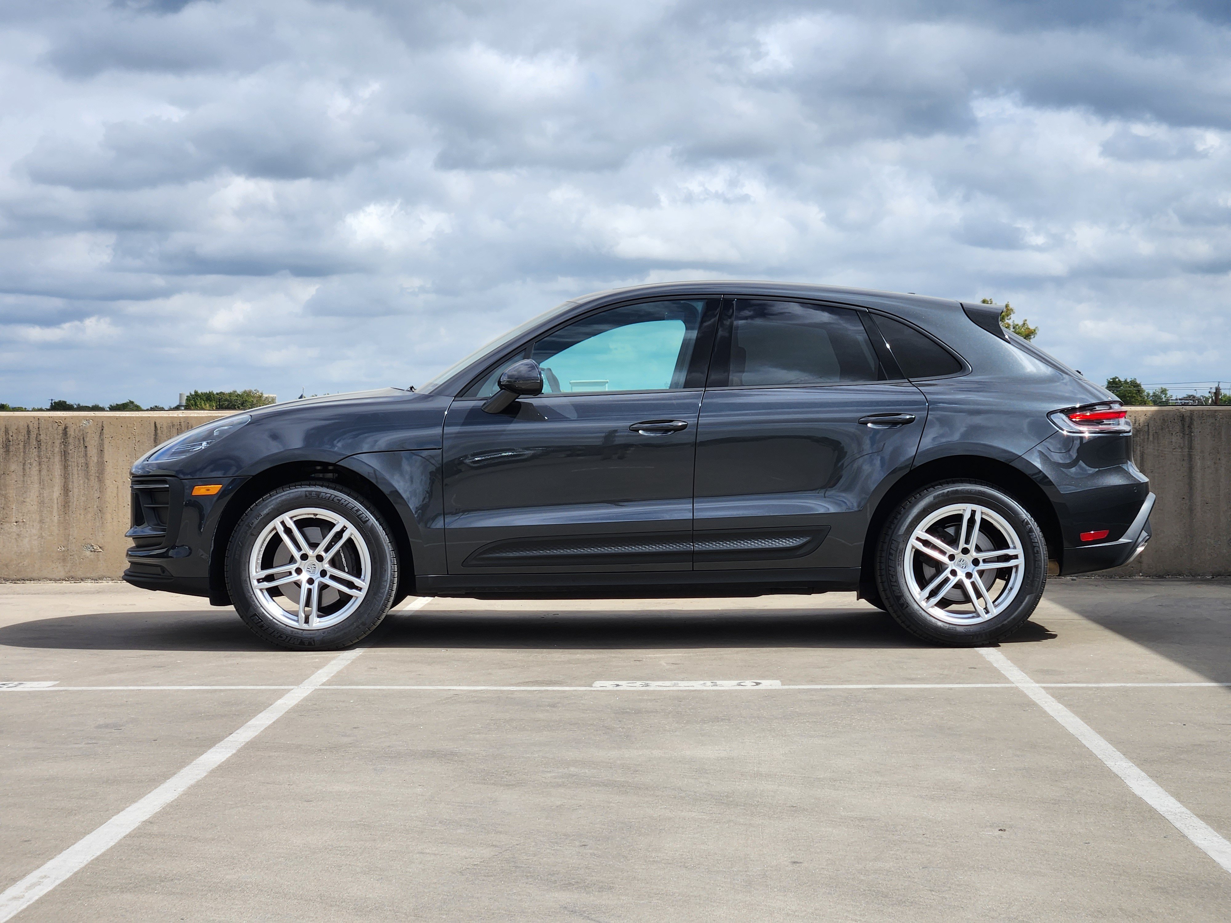 Certified 2026 Porsche Macan AWD/4WD image 2