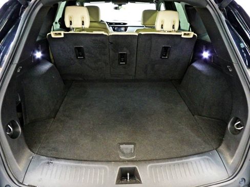 Used 2019 Cadillac XT5 FWD image 13
