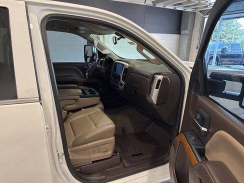 Used 2015 GMC Sierra 1500 SLT w/ Max Trailering Package image 12