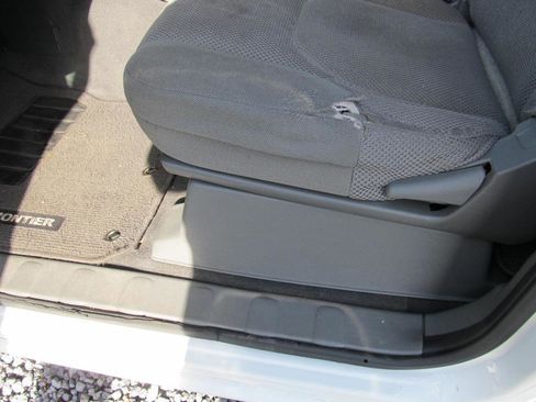 Used 2019 Nissan Frontier SV image 23