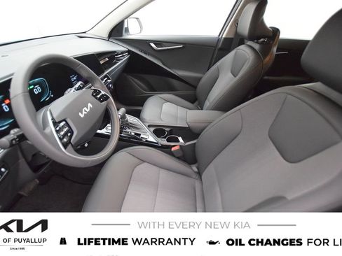 New 2025 Kia Niro EX image 10