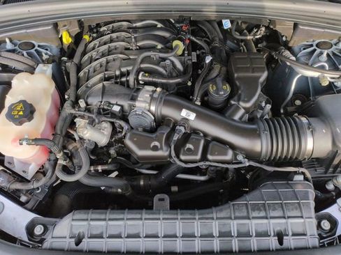 Certified 2024 Jeep Grand Cherokee L Limited w/ Luxury Tech Group II image 32