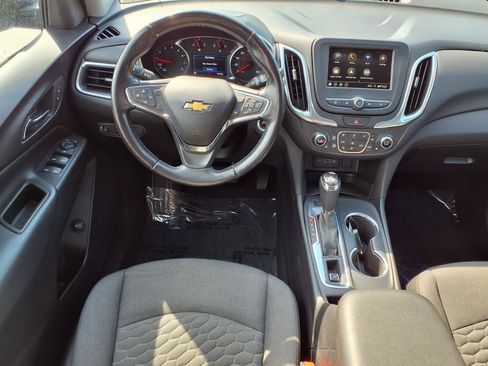 Used 2019 Chevrolet Equinox LT FWD image 2