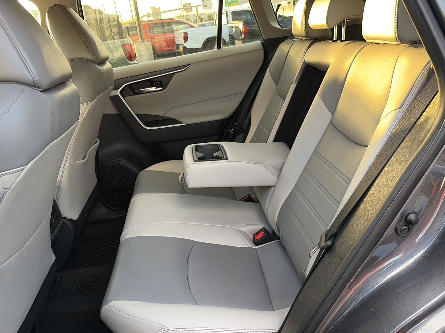 Used 2021 Toyota RAV4 XLE Premium AWD/4WD image 26