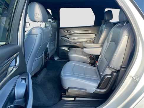 Used 2022 Buick Enclave Premium image 25