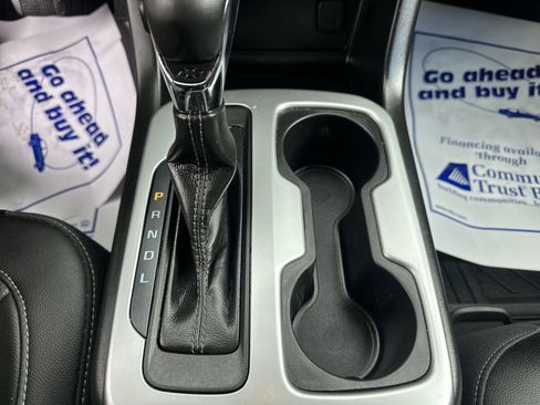 Used 2022 Chevrolet Colorado LT w/ Luxury Package image 16