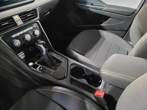 Used 2023 Volkswagen Taos SE w/ Panoramic Sunroof Package FWD image 26