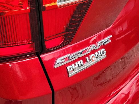 Used 2019 Ford Escape SEL image 11