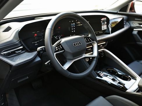 New 2025 Audi Q5 2.0T Premium Plus image 18