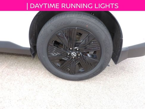 Used 2025 Nissan Murano SV AWD/4WD image 11