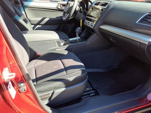 Used 2019 Subaru Outback 2.5i image 9