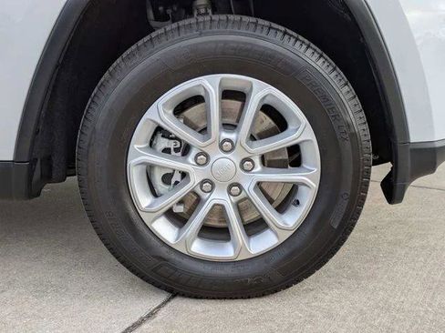 Certified 2022 Jeep Grand Cherokee Laredo E image 11