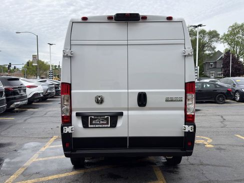 Used 2025 RAM ProMaster 2500 w/ Convenience Group FWD image 9