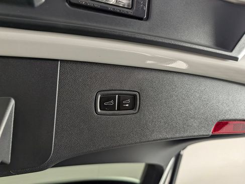 Certified 2025 Porsche Cayenne GTS AWD/4WD image 18