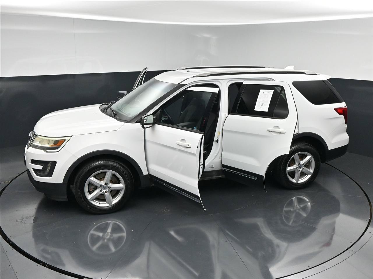 Used 2016 Ford Explorer XLT AWD/4WD image 30