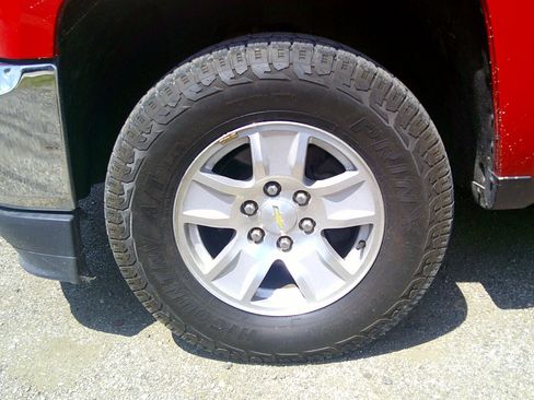 Used 2018 Chevrolet Silverado 1500 LT w/ All Star Edition image 15