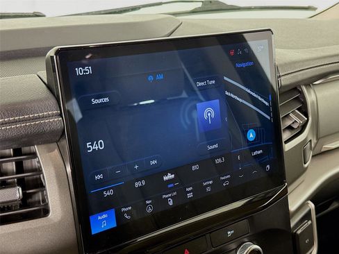 Used 2023 Ford Expedition XLT image 16