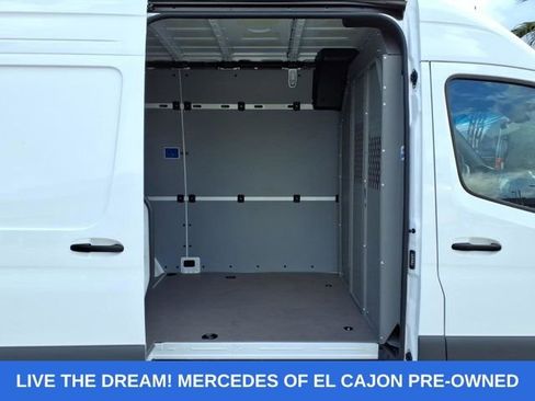 Used 2025 Mercedes-Benz Sprinter 2500 image 22