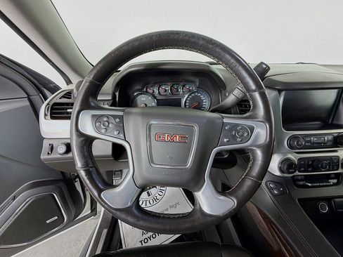 Used 2017 GMC Yukon SLT AWD/4WD image 13