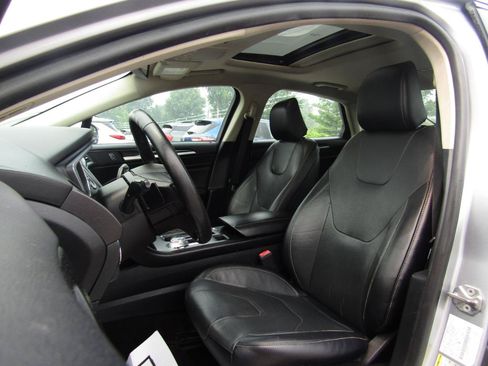 Used 2020 Ford Fusion Titanium AWD/4WD image 13