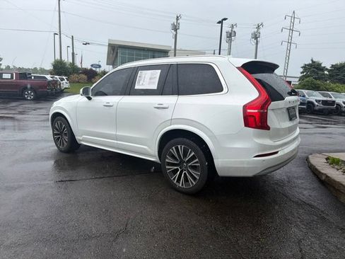Used 2022 Volvo XC90 T5 Momentum w/ Climate Package AWD/4WD image 3