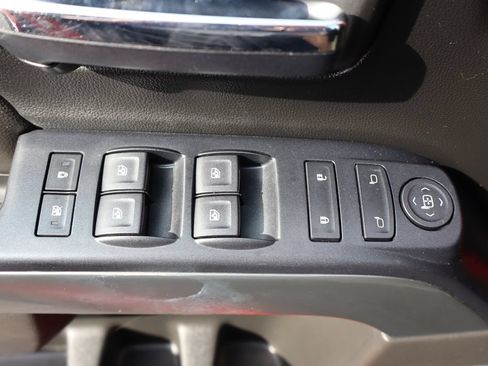Used 2017 Chevrolet Silverado 1500 LT AWD/4WD image 17