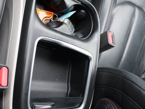 Used 2018 Chrysler Pacifica Touring-L Plus image 49