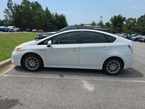 Used 2013 Toyota Prius Two FWD image 4