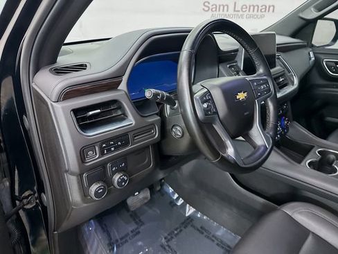 Used 2023 Chevrolet Suburban LT w/ Luxury Package image 10