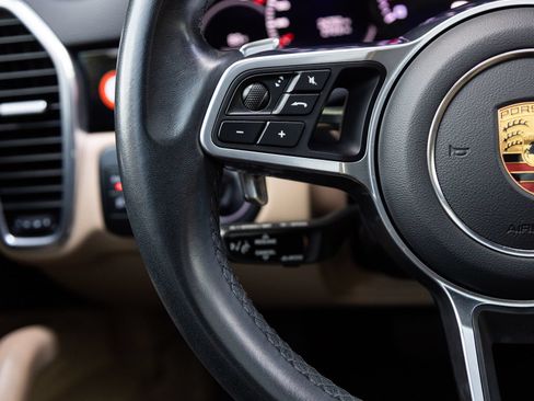 Certified 2023 Porsche Cayenne Platinum Edition AWD/4WD image 15