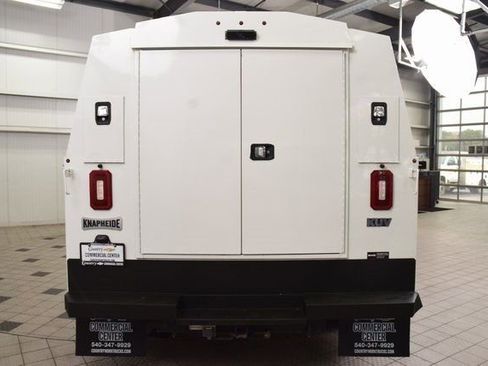 Used 2024 GMC Sierra 3500 Pro w/ Convenience Package image 4