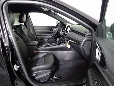 New 2026 Jeep Compass Latitude image 29