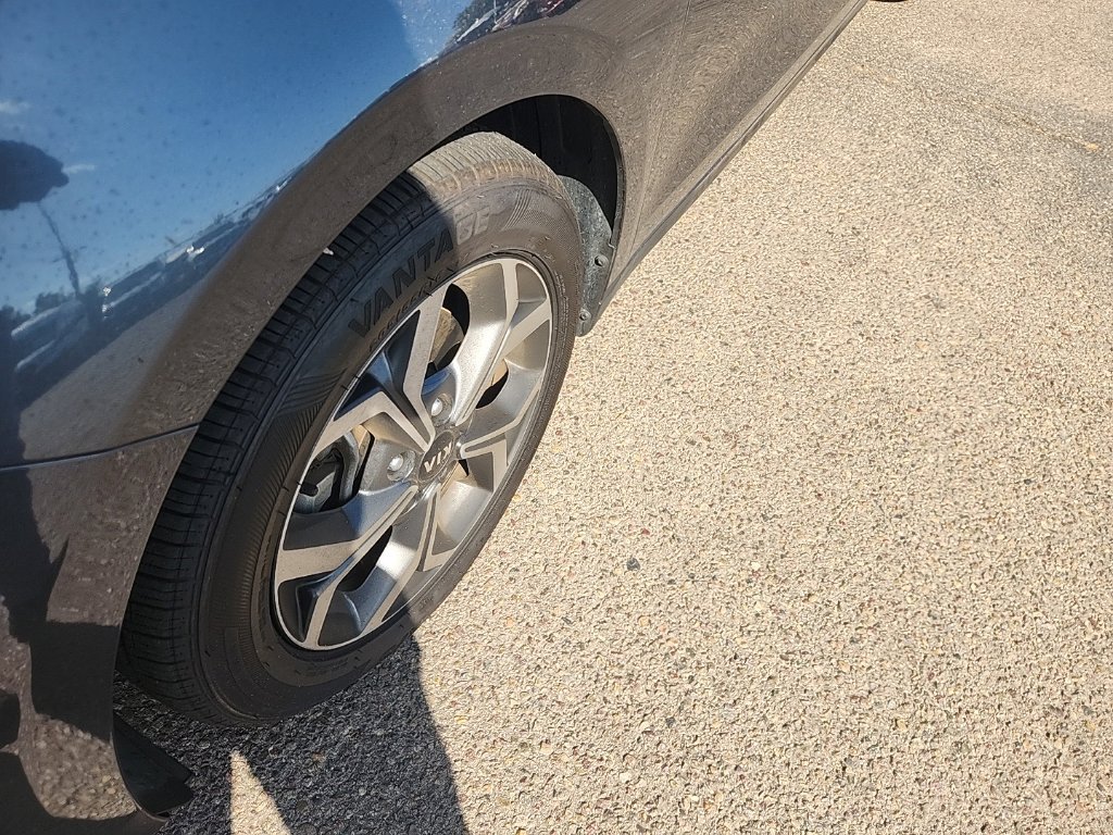 Certified 2021 Kia Forte LXS FWD image 8
