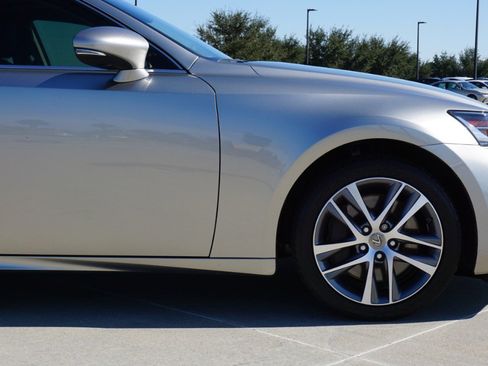 Used 2019 Lexus IS 300 IS 300 image 9