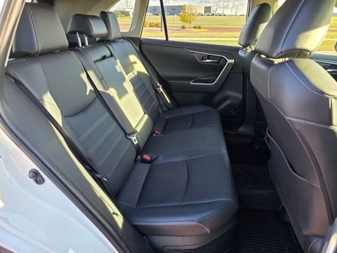 Used 2020 Toyota RAV4 Limited image 24