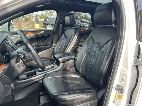 Used 2019 Lincoln MKC Reserve image 13