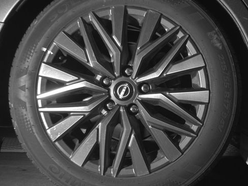 Used 2025 Nissan Altima 2.5 SV image 15