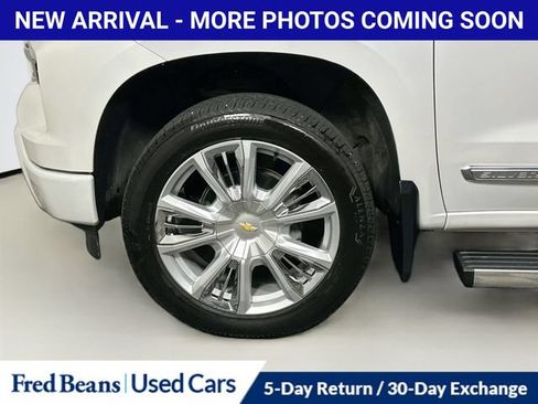 Used 2024 Chevrolet Silverado 1500 High Country w/ High Country Premium Package AWD/4WD image 39